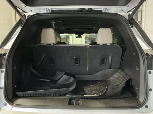 Used 2023 Chevrolet Traverse Premier AWD/4WD image 27