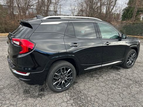 Used 2022 GMC Terrain Denali w/ Black Diamond Edition image 6