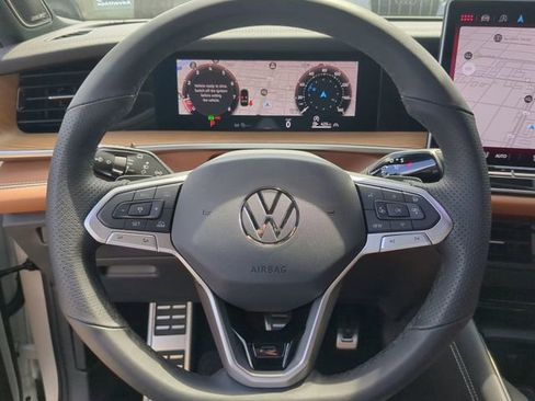 New 2026 Volkswagen Tiguan SEL R-Line AWD/4WD image 31