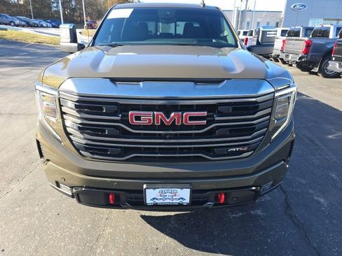 Used 2024 GMC Sierra 1500 AT4 w/ Technology Package image 2