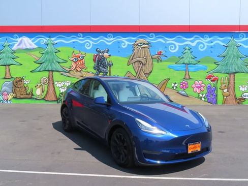 Used 2020 Tesla Model Y Long Range AWD/4WD image 35