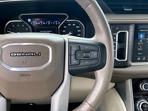 Used 2021 GMC Yukon XL Denali w/ Denali Premium Package RWD image 25