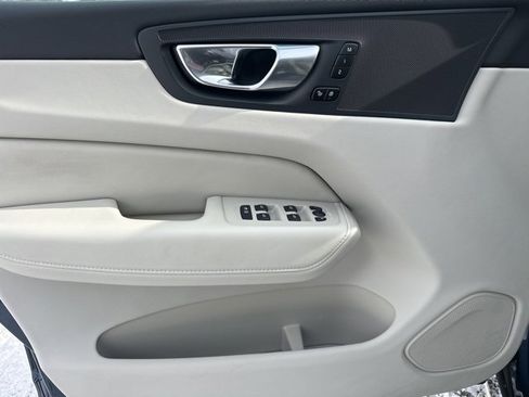 Certified 2023 Volvo XC60 B5 Plus w/ Climate Package image 17