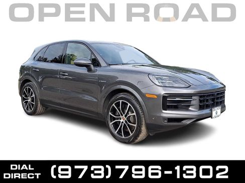 Used 2025 Porsche Cayenne E-Hybrid AWD/4WD image 1