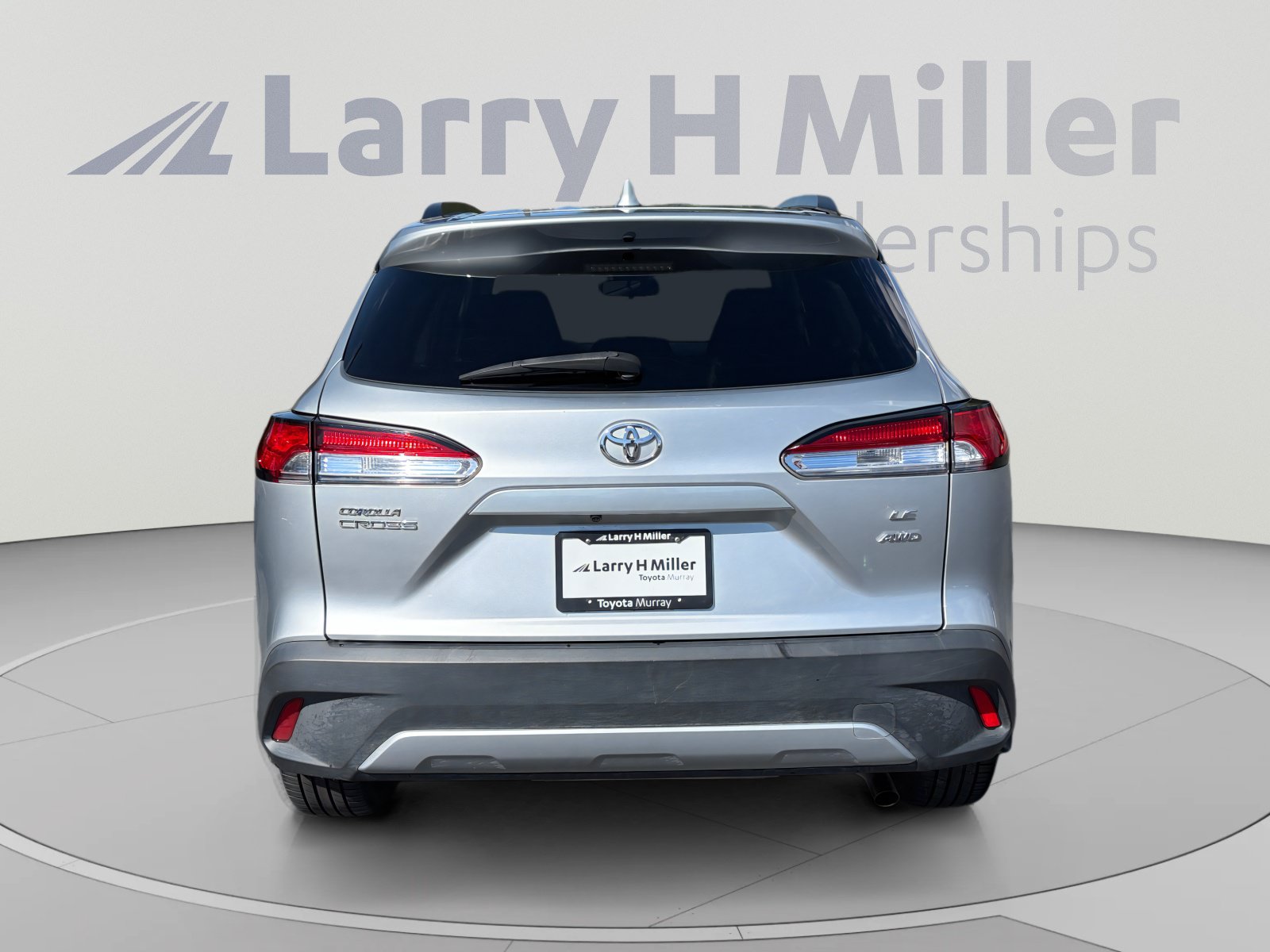 Used 2022 Toyota Corolla Cross LE AWD/4WD image 4