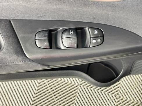 Used 2014 Nissan Sentra SR FWD image 17