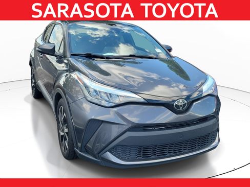 Used 2022 Toyota C-HR XLE FWD image 1