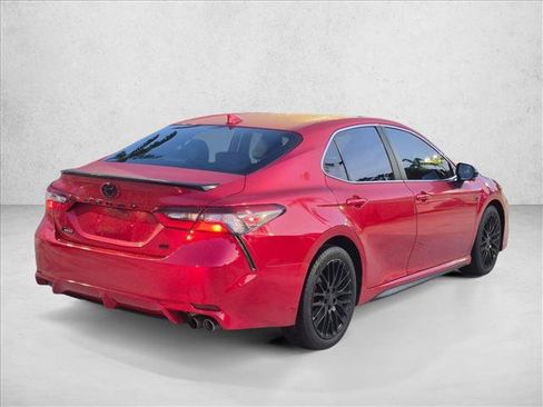 Used 2022 Toyota Camry SE FWD image 5