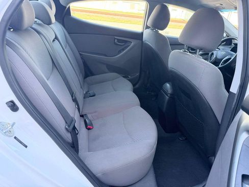 Used 2015 Hyundai Elantra SE w/ Option Group 02 FWD image 19