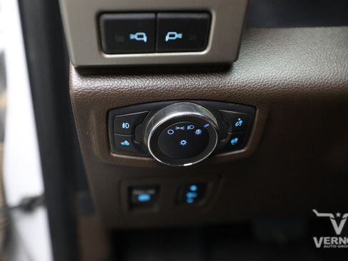 Used 2020 Ford F150 King Ranch w/ Equipment Group 601A Luxury AWD/4WD image 18