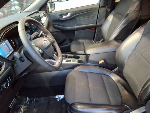 Certified 2023 Ford Escape ST-Line w/ Tech Pack #1 FWD image 11