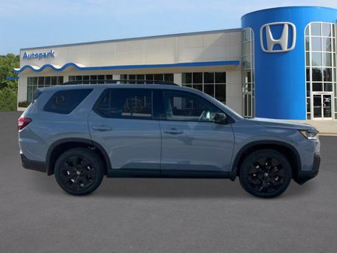 New 2026 Honda Pilot Black Edition image 6