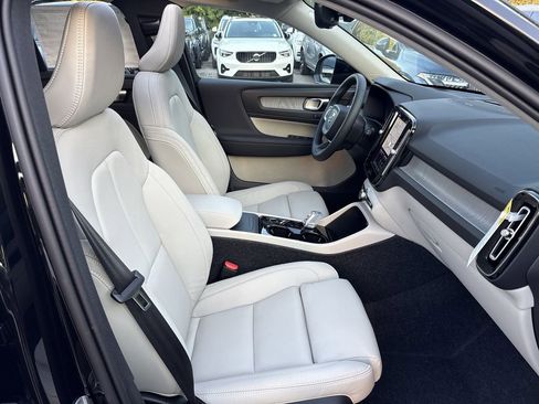 New 2026 Volvo XC40 B5 Ultra image 14