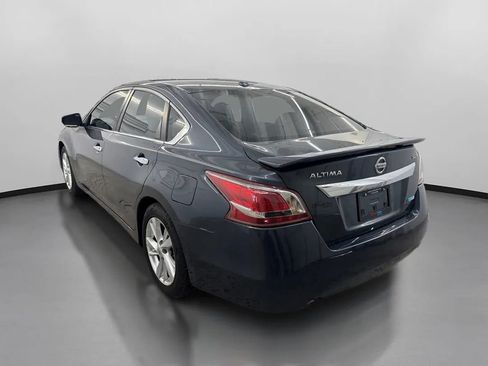 Used 2013 Nissan Altima 2.5 SL w/ Technology Pkg FWD image 6