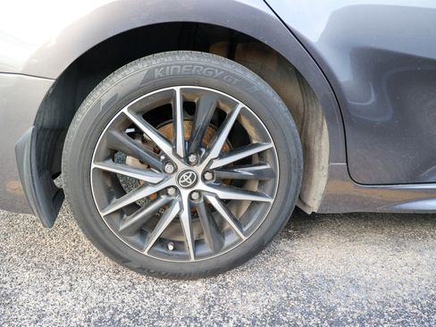 Used 2021 Toyota Camry SE image 11