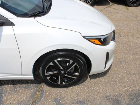 Used 2024 Nissan Sentra SV FWD image 25