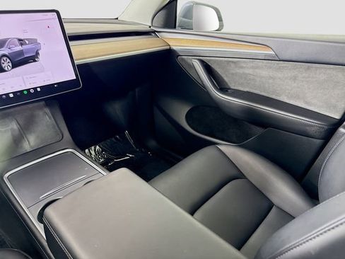 Used 2023 Tesla Model Y Long Range image 23