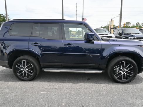 Used 2026 Lexus GX 550 w/ Accessory Package (2T) AWD/4WD image 11
