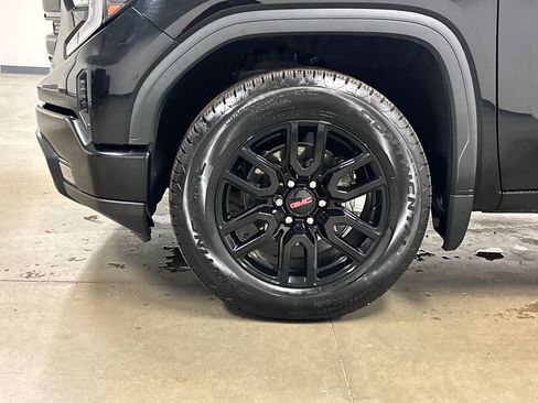 Used 2022 GMC Sierra 1500 Elevation image 9