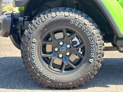 New 2025 Jeep Gladiator Willys image 25