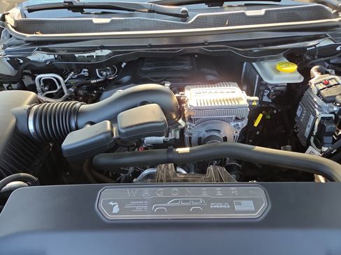 Used 2022 Jeep Wagoneer Series III AWD/4WD image 17