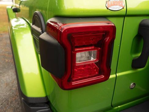 Used 2019 Jeep Wrangler Unlimited Sahara w/ Uconnect 4C Nav & Sound Group image 38