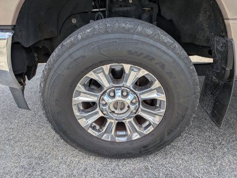 Used 2019 Ford F350 XLT w/ XLT Premium Package image 11