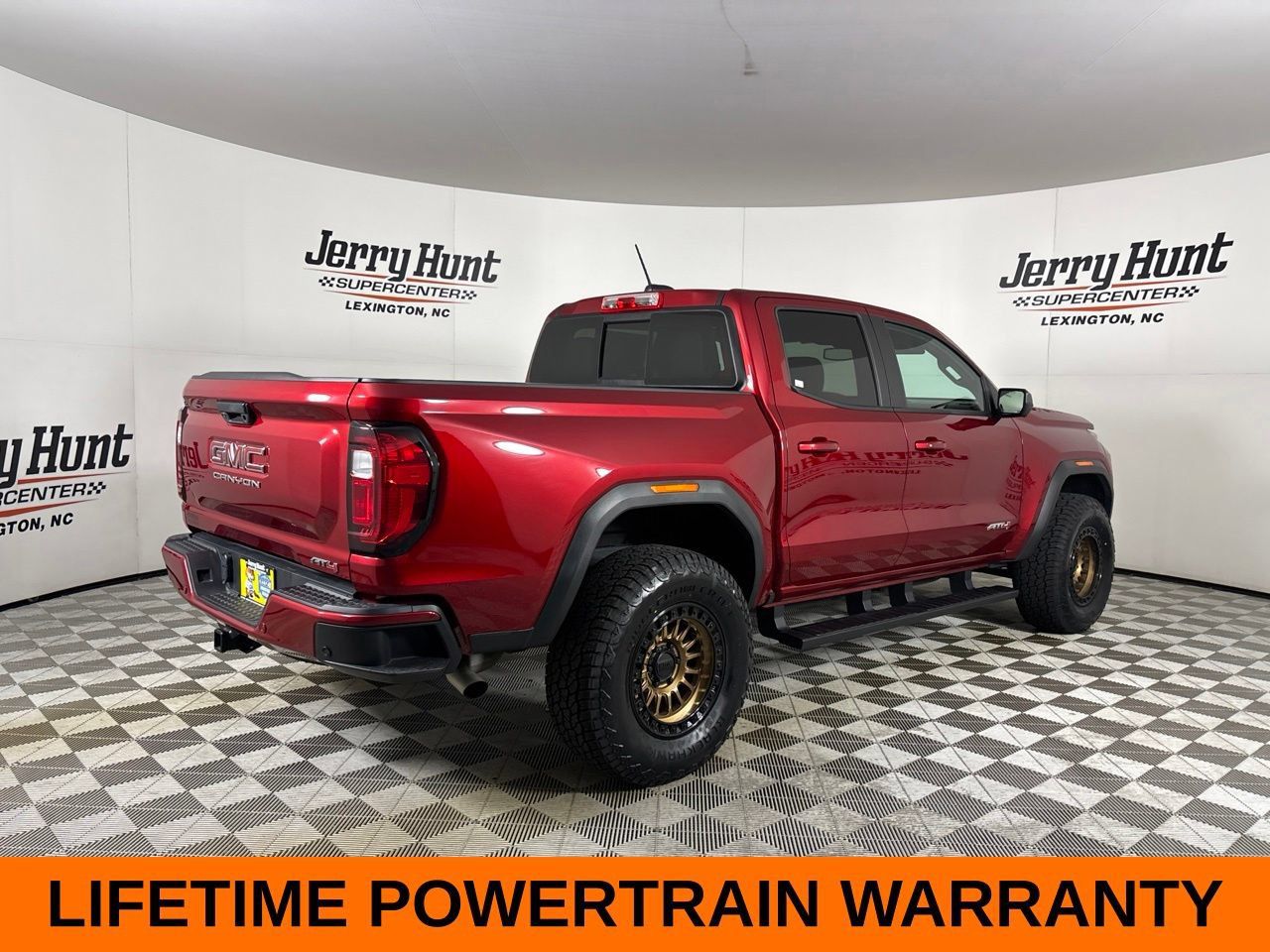 Used 2024 GMC Canyon AT4 w/ AT4 Premium Package AWD/4WD image 6