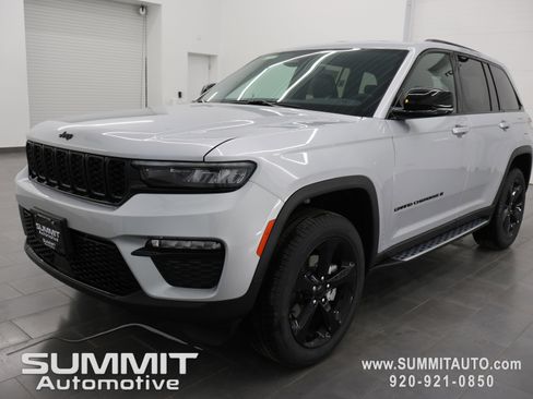 New 2025 Jeep Grand Cherokee Limited w/ Black Appearance Package image 7