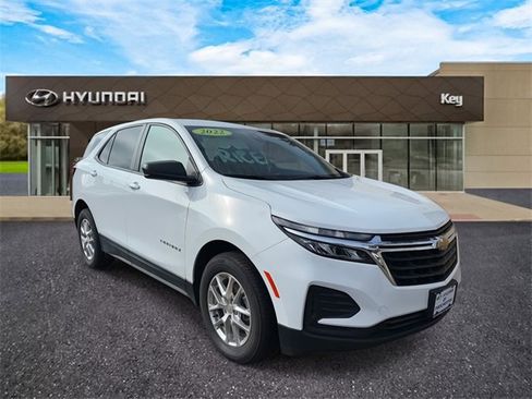 Used 2022 Chevrolet Equinox LS w/ LS Convenience Package image 3