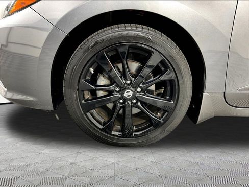 Used 2017 Nissan Altima 2.5 SR w/ Midnight Edition Package FWD image 33