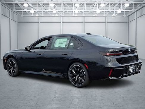 New 2025 BMW 750e xDrive 750e xDrive w/ Executive Package image 6