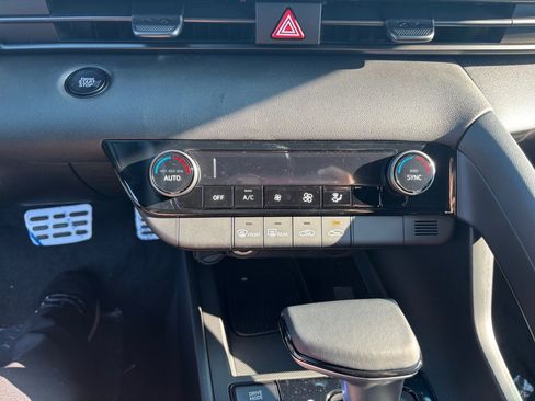New 2025 Hyundai Elantra Sport image 18
