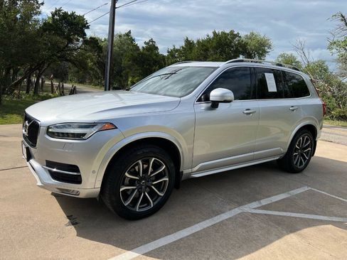 Used 2018 Volvo XC90 T6 Momentum w/ Convenience Package AWD/4WD image 6