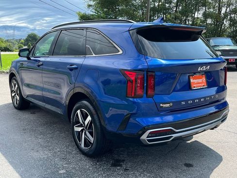 Used 2022 Kia Sorento EX w/ Panoramic Sunroof Package FWD image 6