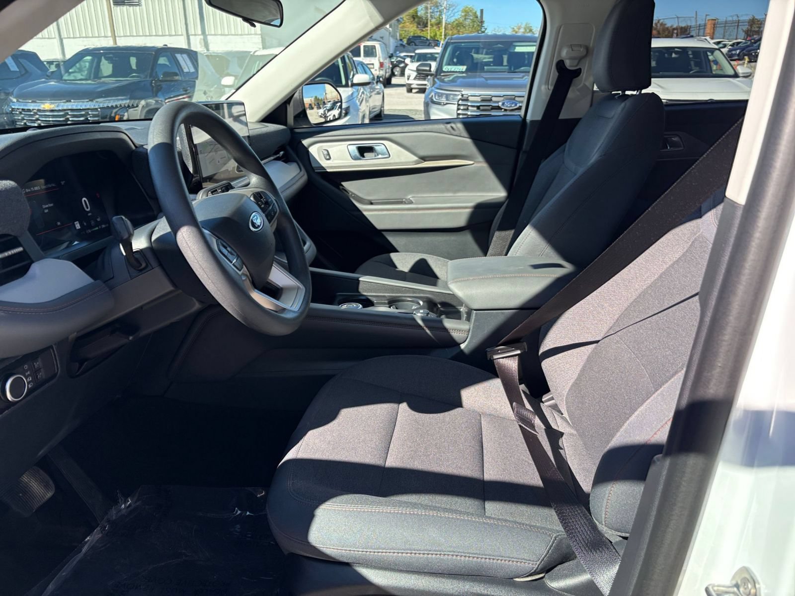 Used 2026 Ford Explorer Active RWD image 21