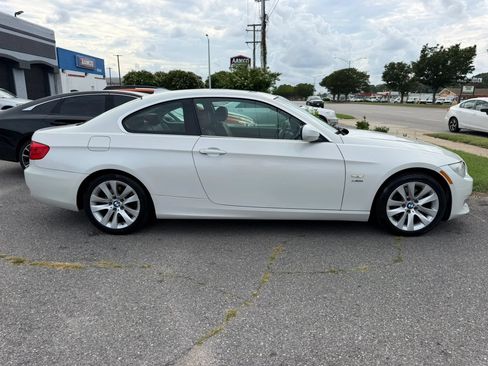 Used 2011 BMW 328i xDrive Coupe AWD/4WD image 8
