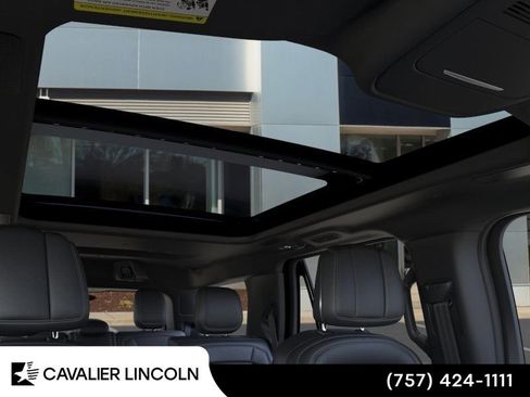 Used 2025 Lincoln Navigator Reserve w/ Jet Appearance Package image 22