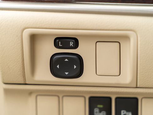 Used 2013 Lexus ES 350 w/ Luxury Pkg FWD image 16