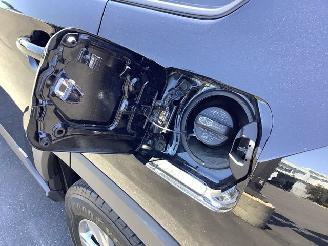Used 2022 Toyota RAV4 XLE AWD/4WD image 22