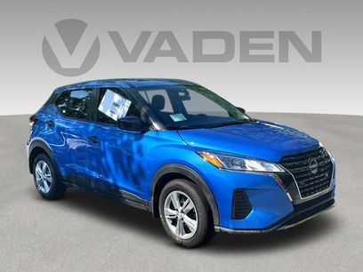 New 2025 Nissan Kicks Play S