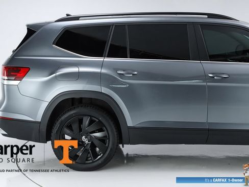 Used 2024 Volkswagen Atlas SE w/ Panoramic Sunroof Package FWD image 11