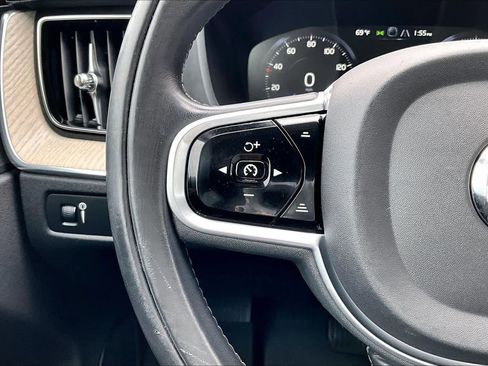 Used 2018 Volvo XC60 T5 Inscription w/ Convenience Package image 24
