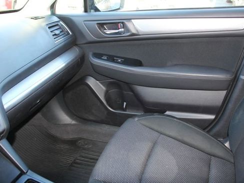 Used 2017 Subaru Outback 2.5i Premium image 25