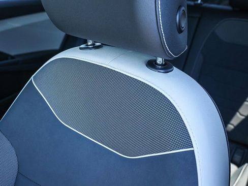 New 2025 Volkswagen Taos SE image 43