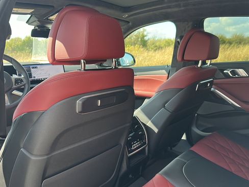 New 2026 BMW X6 xDrive40i w/ Climate Comfort Package image 14