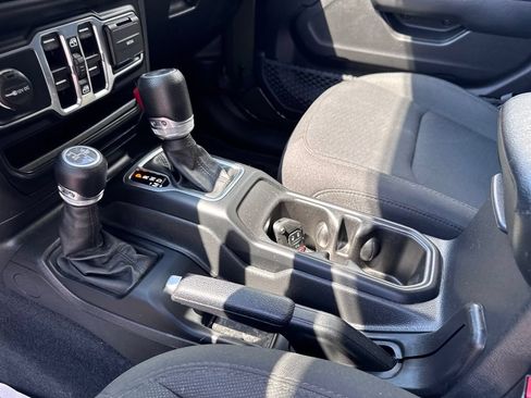 Used 2023 Jeep Wrangler Unlimited w/ Convenience Group AWD/4WD image 24