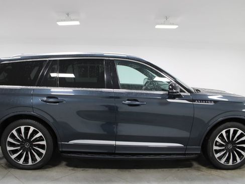 Used 2023 Lincoln Aviator Black Label Grand Touring image 10
