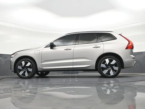 Certified 2025 Volvo XC60 T8 Plus w/ Protection Package Premier AWD/4WD image 26