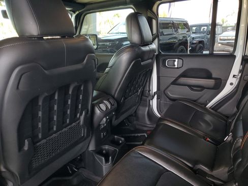 Used 2023 Jeep Gladiator Mojave w/ LED Lighting Group AWD/4WD image 10